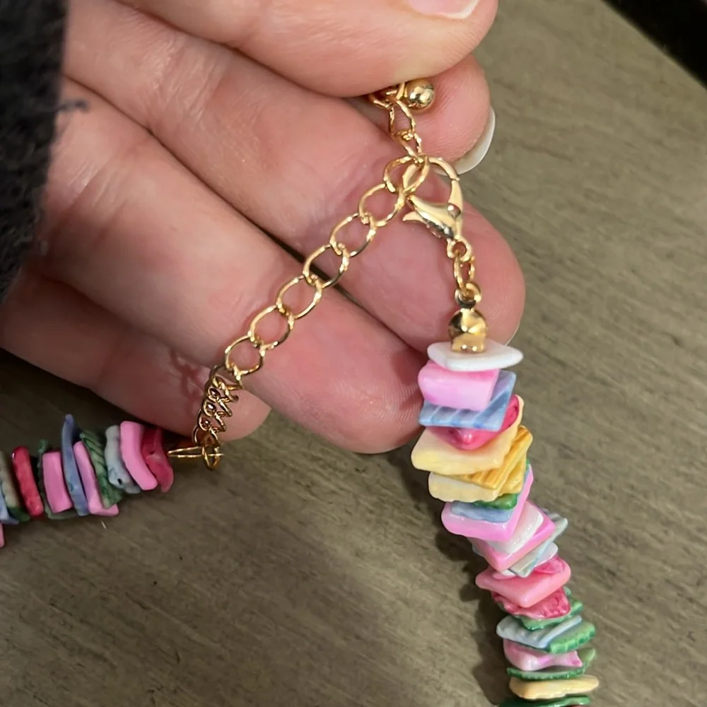 COLORFUL PUKA SHELL CHOKER NECKLACE SET NEW IN PACKAGE